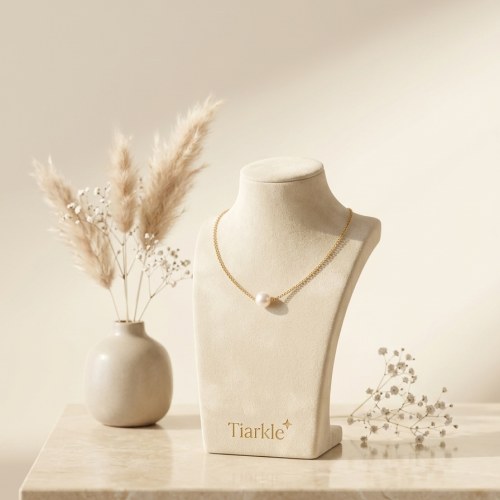 Minimalist Pearl Necklace
